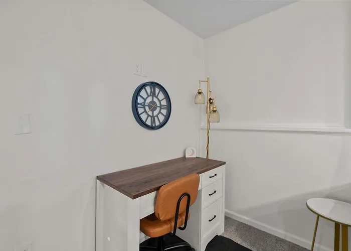 Holiday home 5br & Game Room, Bridge Park & Zoo, Sleeps 12