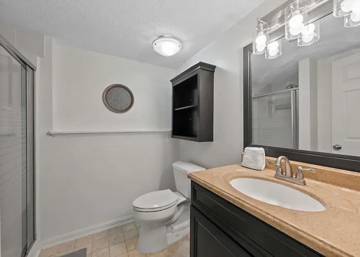 Holiday home 5br & Game Room, Bridge Park & Zoo, Sleeps 12 Columbus